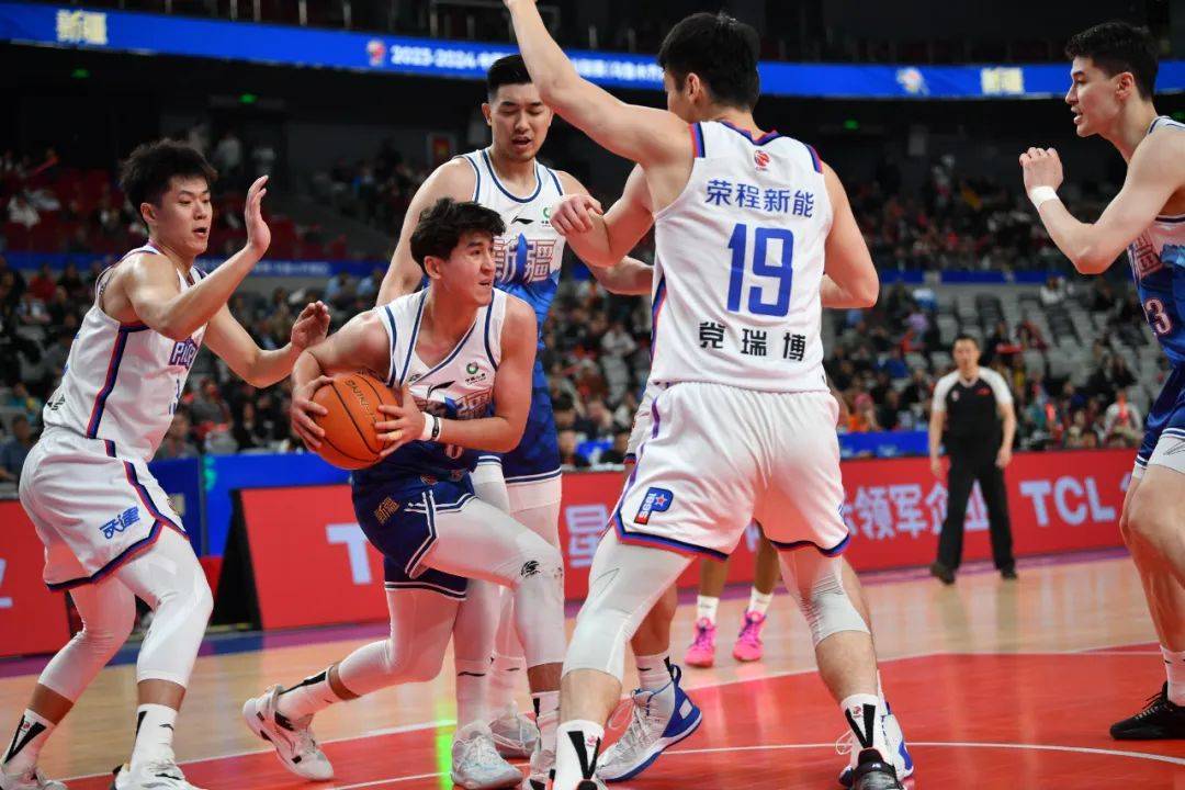 开云体育app-天津男篮取得胜利，稳固佳绩继续前行的简单介绍