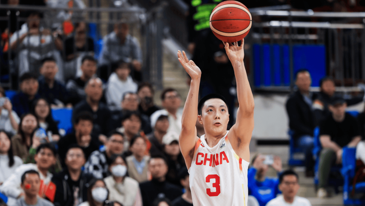 篮球比赛中球队展现顶尖水平,赢得称赞 篮球比赛中球队展现顶尖水平,赢得称赞