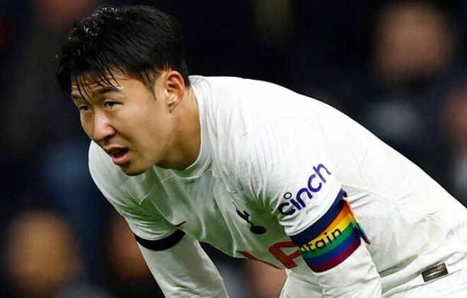 开云体育平台APP-关于热刺客场逼平狼队，孙兴慜梅开二度，热刺苦战不下的信息