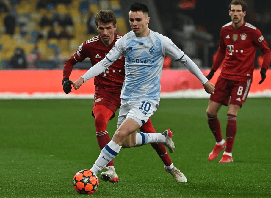 开云APP-足球巅峰对决即将上演，球员期待展现实力的简单介绍