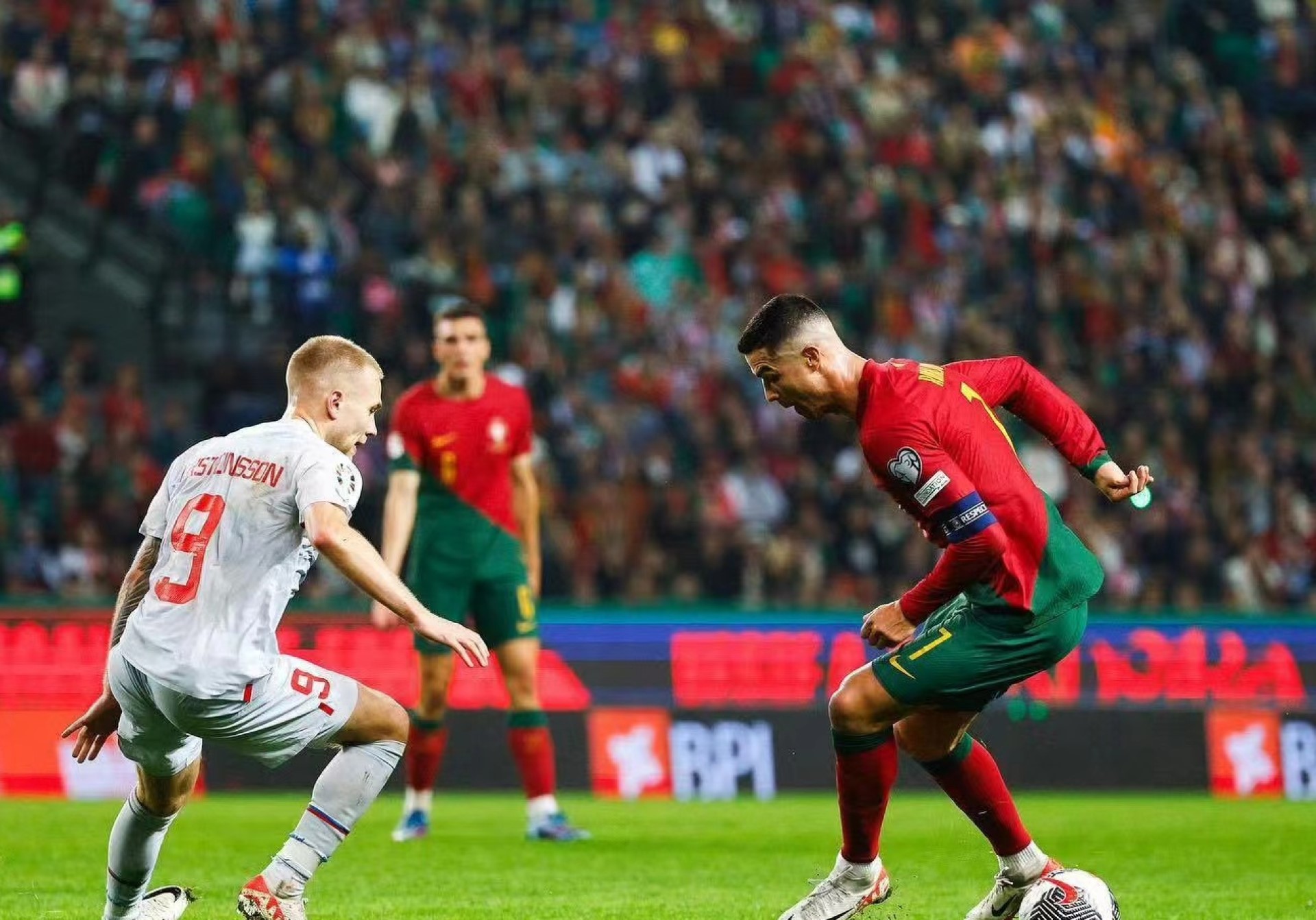 开云体育APP下载-包含惊喜连连！欧洲国家杯赛中勇士崭露头角，晋级形势一片看好的词条