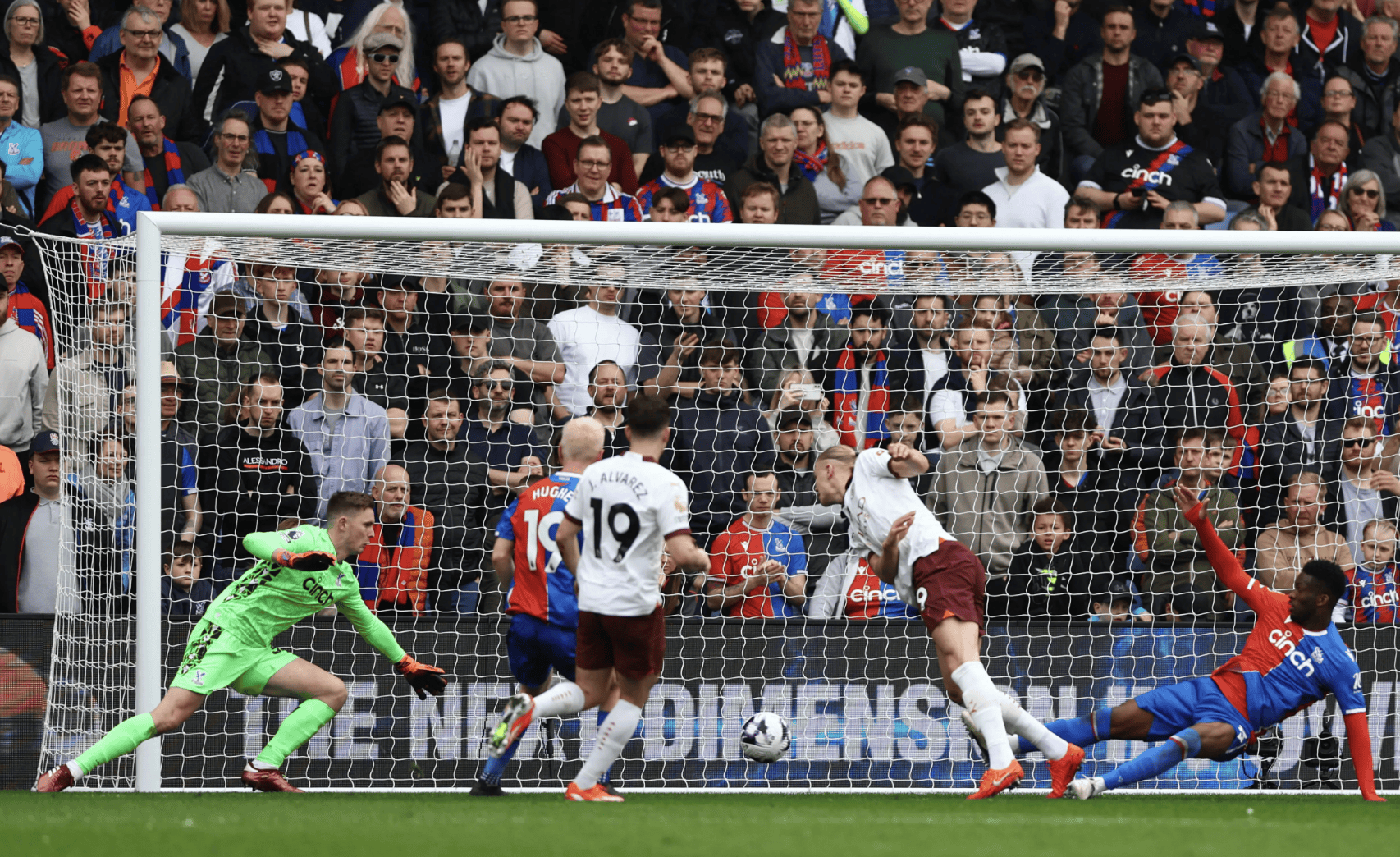 开云体育中国-曼联主场击败强敌，费尔南德斯制胜一球的简单介绍