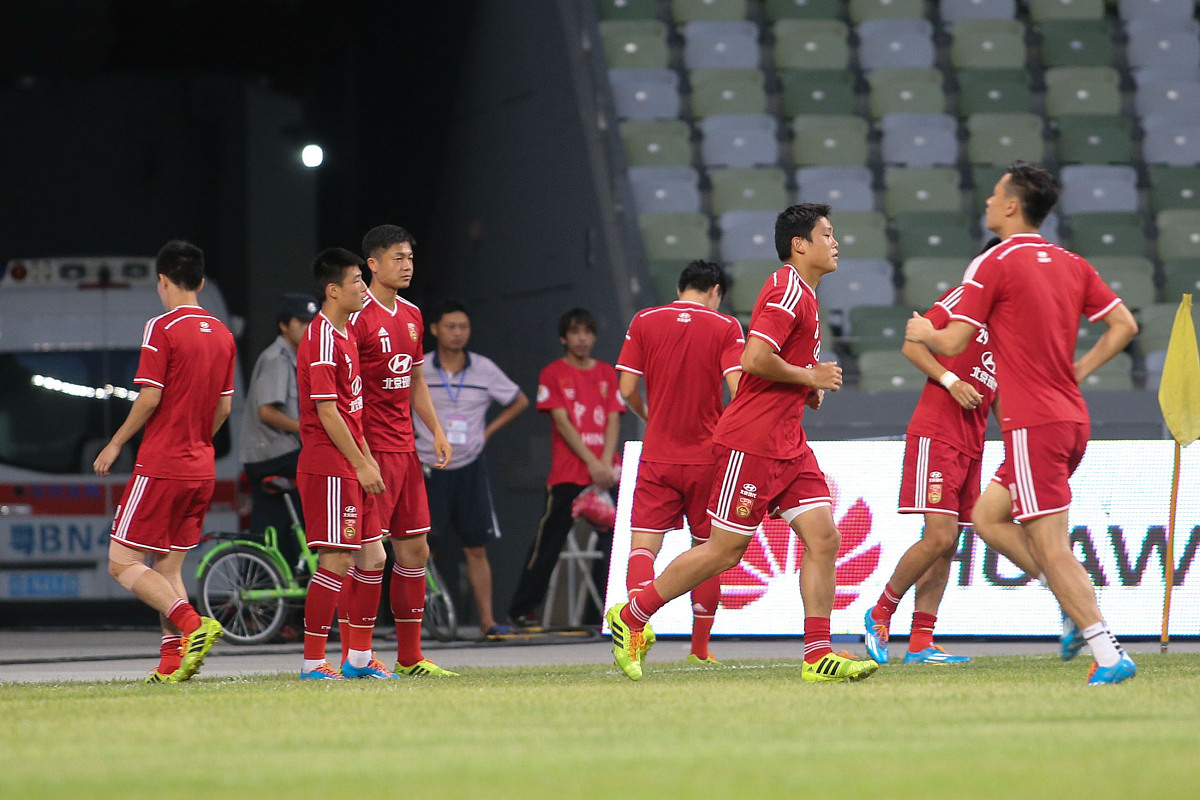 包含洲际俱乐部足球比赛迎来激烈对决的词条 包含洲际俱乐部足球比赛迎来激烈对决的词条