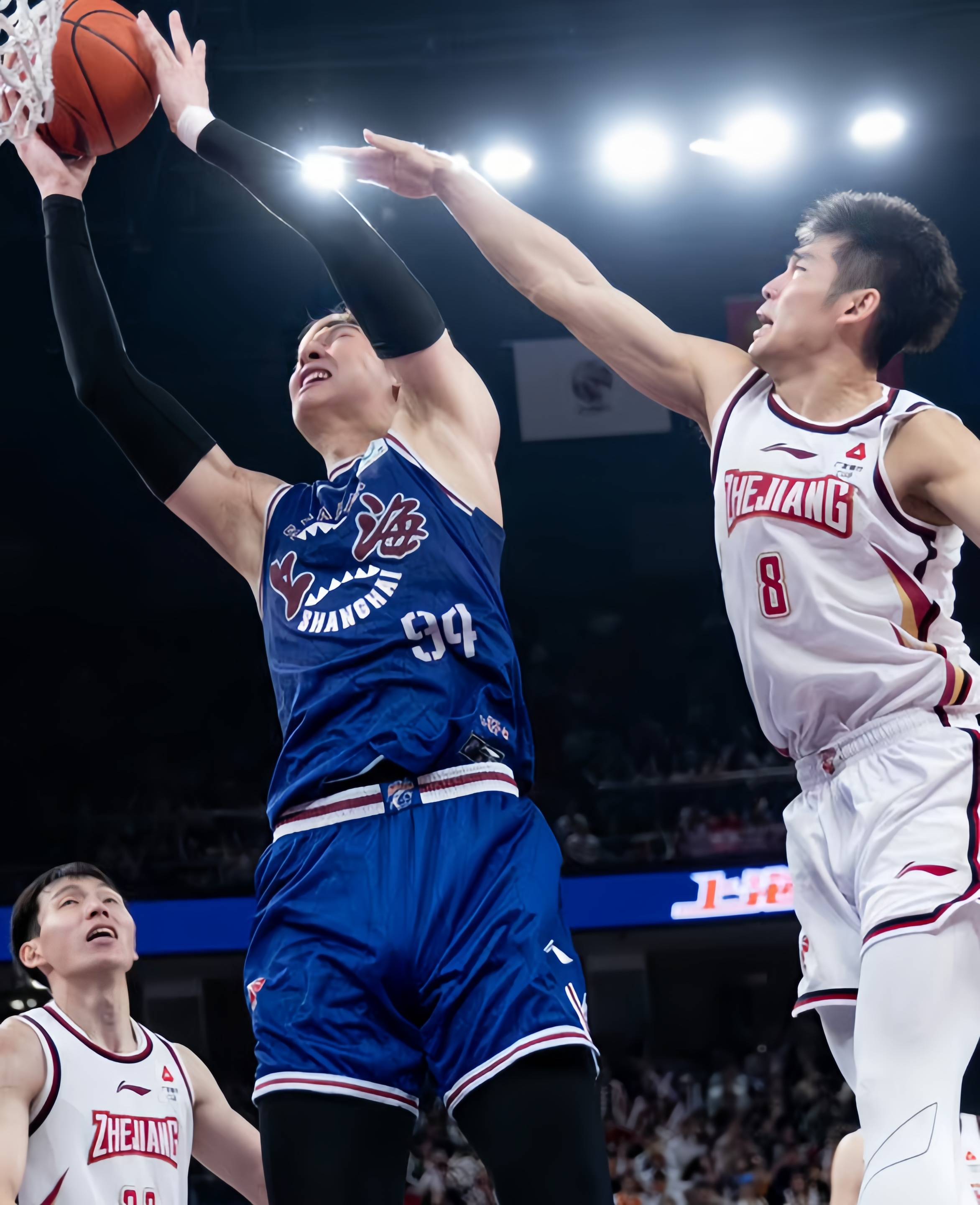 开云下载-广东队逆转战胜辽宁，王哲林绝杀神奇