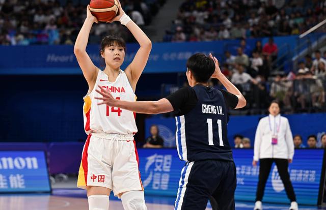 女子篮球联赛首轮比赛激烈展开,球员表现亮眼的简单介绍 女子篮球联赛首轮比赛激烈展开,球员表现亮眼的简单介绍