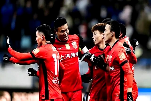 上港出征备战,亚冠战事进入决战阶段 上港出征备战,亚冠战事进入决战阶段