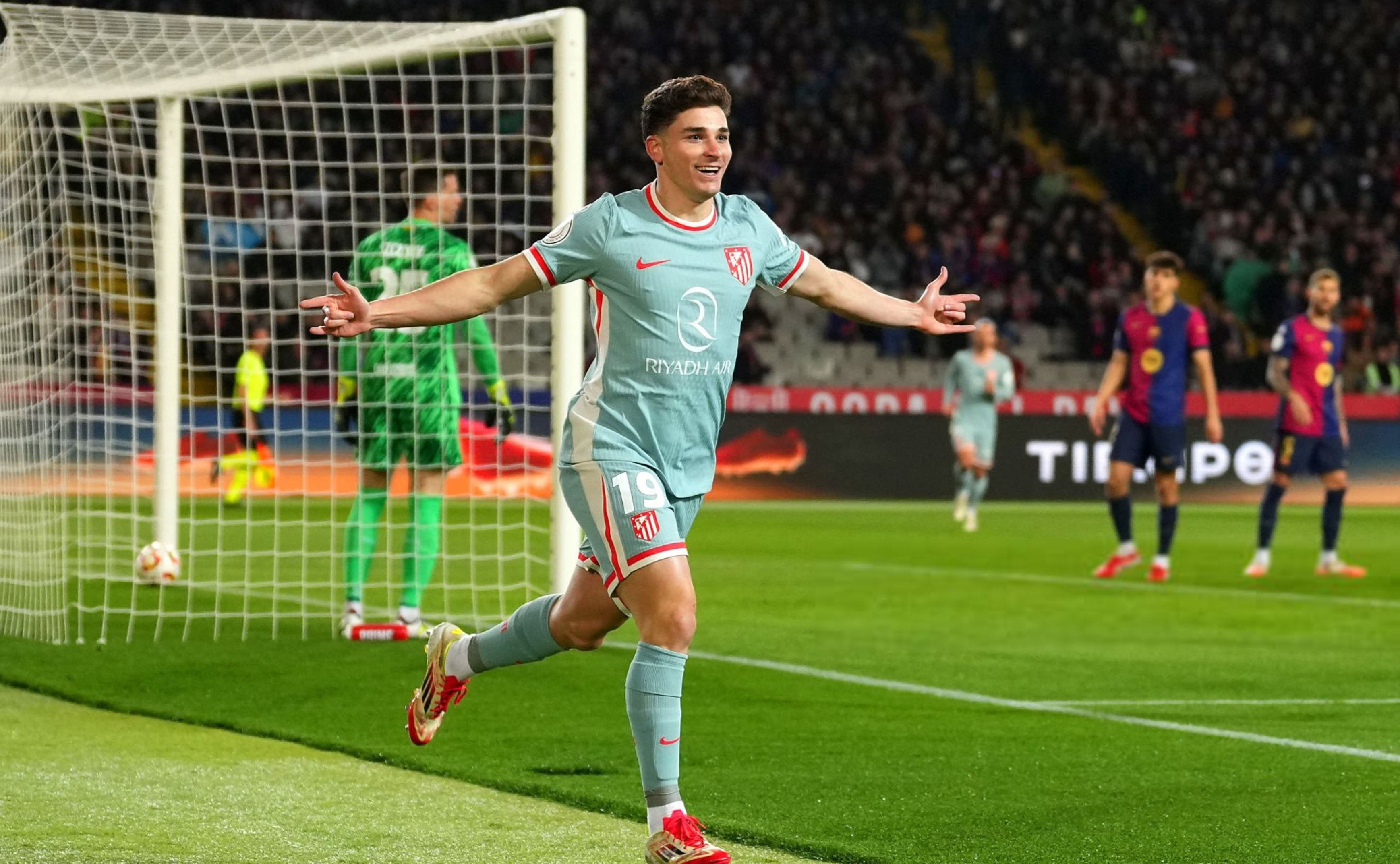 赛场上有让人心跳加速的瞬间,期待下一场比赛! 赛场上有让人心跳加速的瞬间,期待下一场比赛!