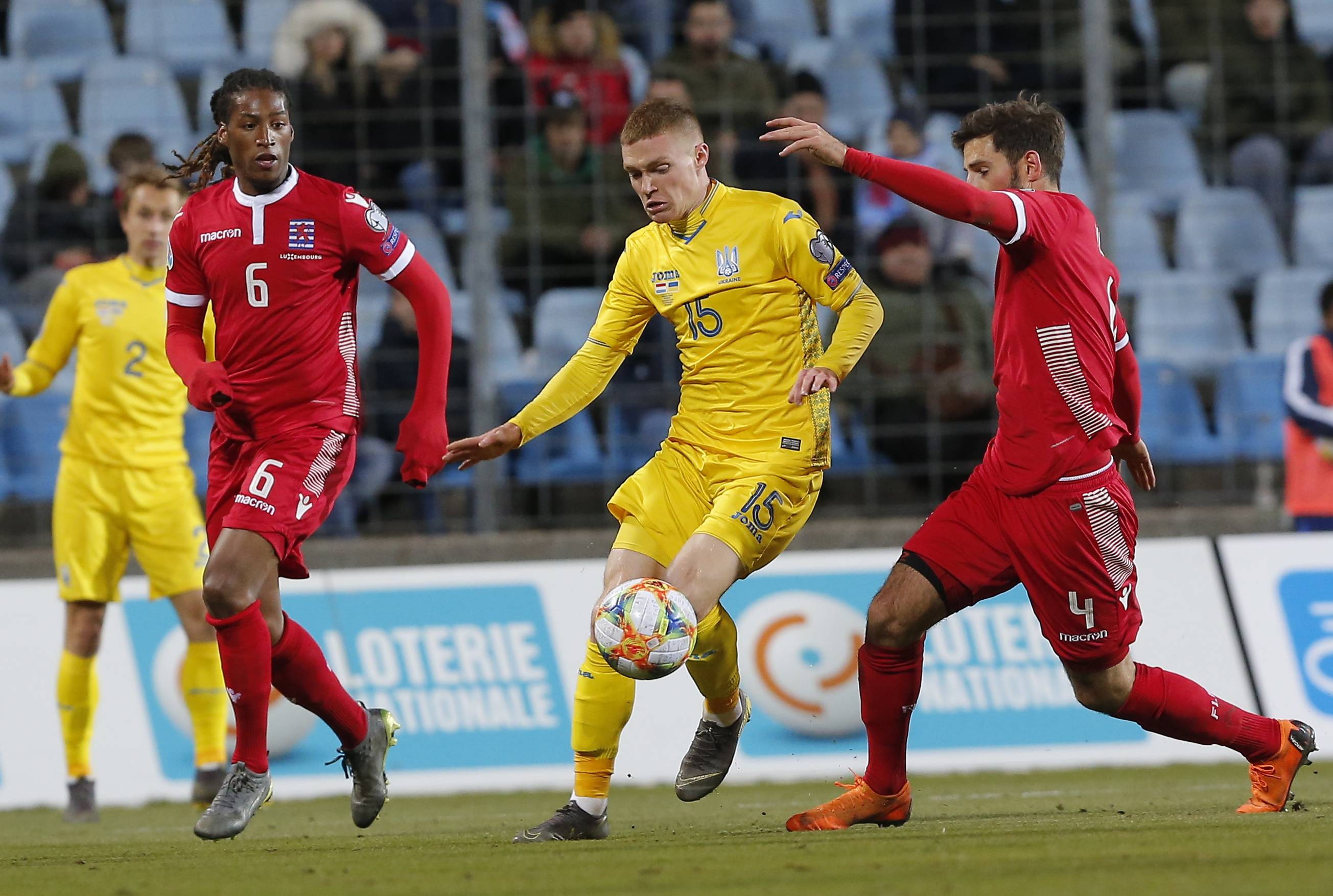 乌克兰国家队备战欧预赛，目标晋级的简单介绍