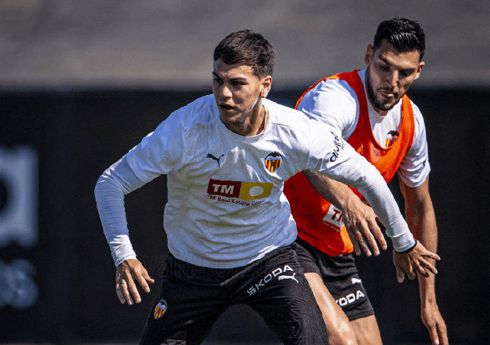 包含瓦伦西亚主场大捷,保级前景更加乐观的词条 包含瓦伦西亚主场大捷,保级前景更加乐观的词条