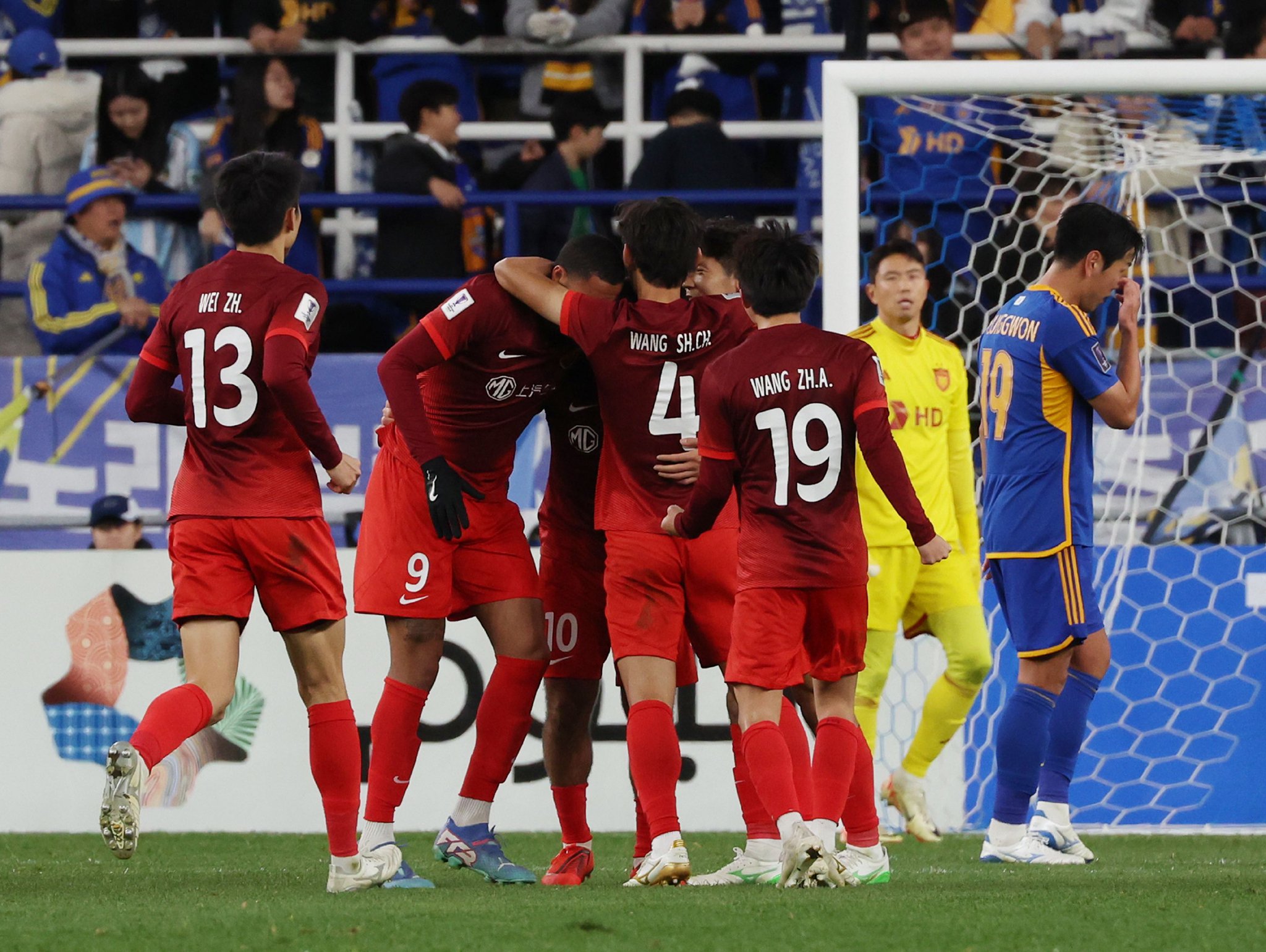 欧国联赛场气氛热烈,球员斗志昂扬的简单介绍 欧国联赛场气氛热烈,球员斗志昂扬的简单介绍