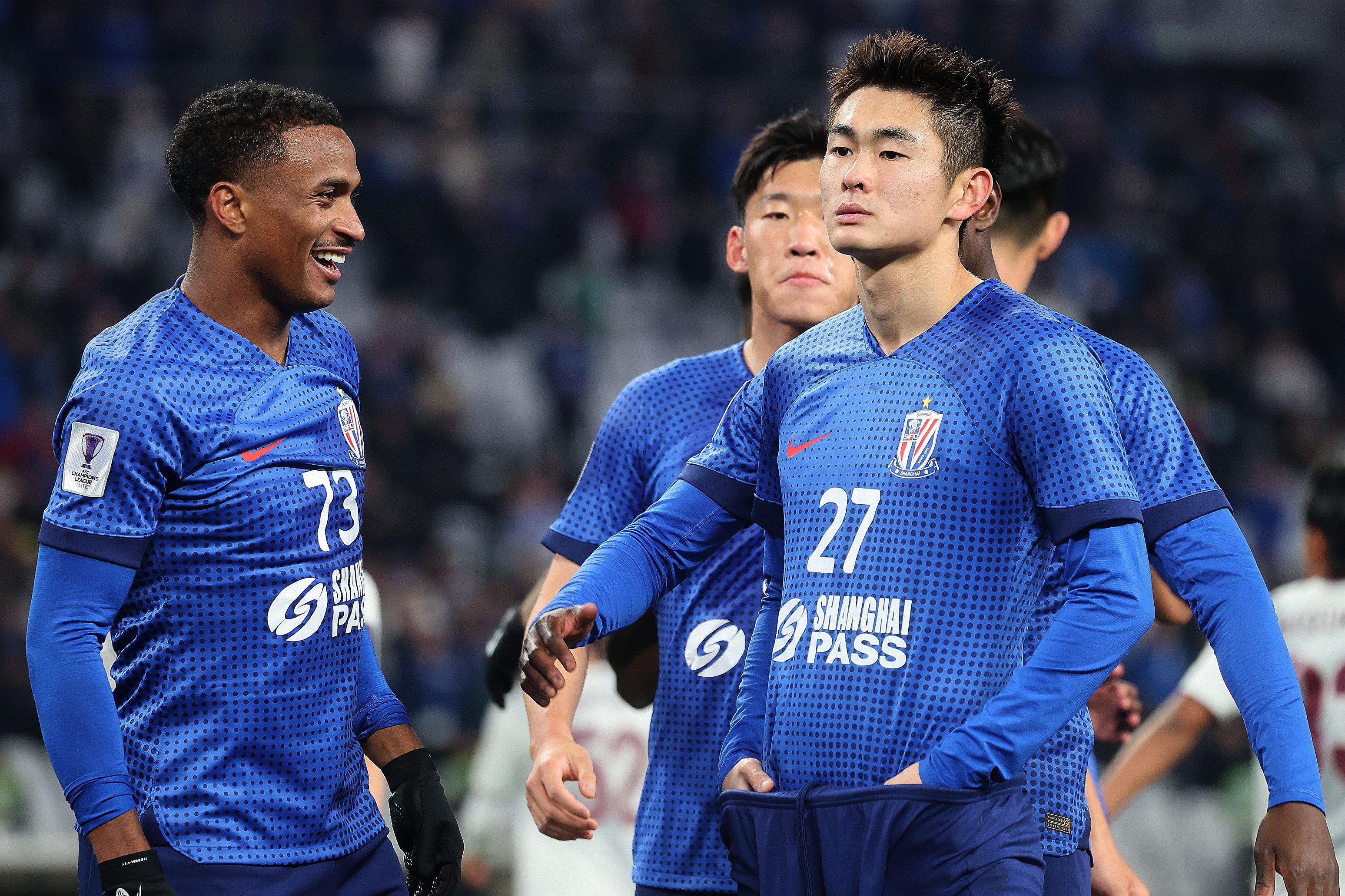 取得惊人逆转，球队晋级下一轮比赛