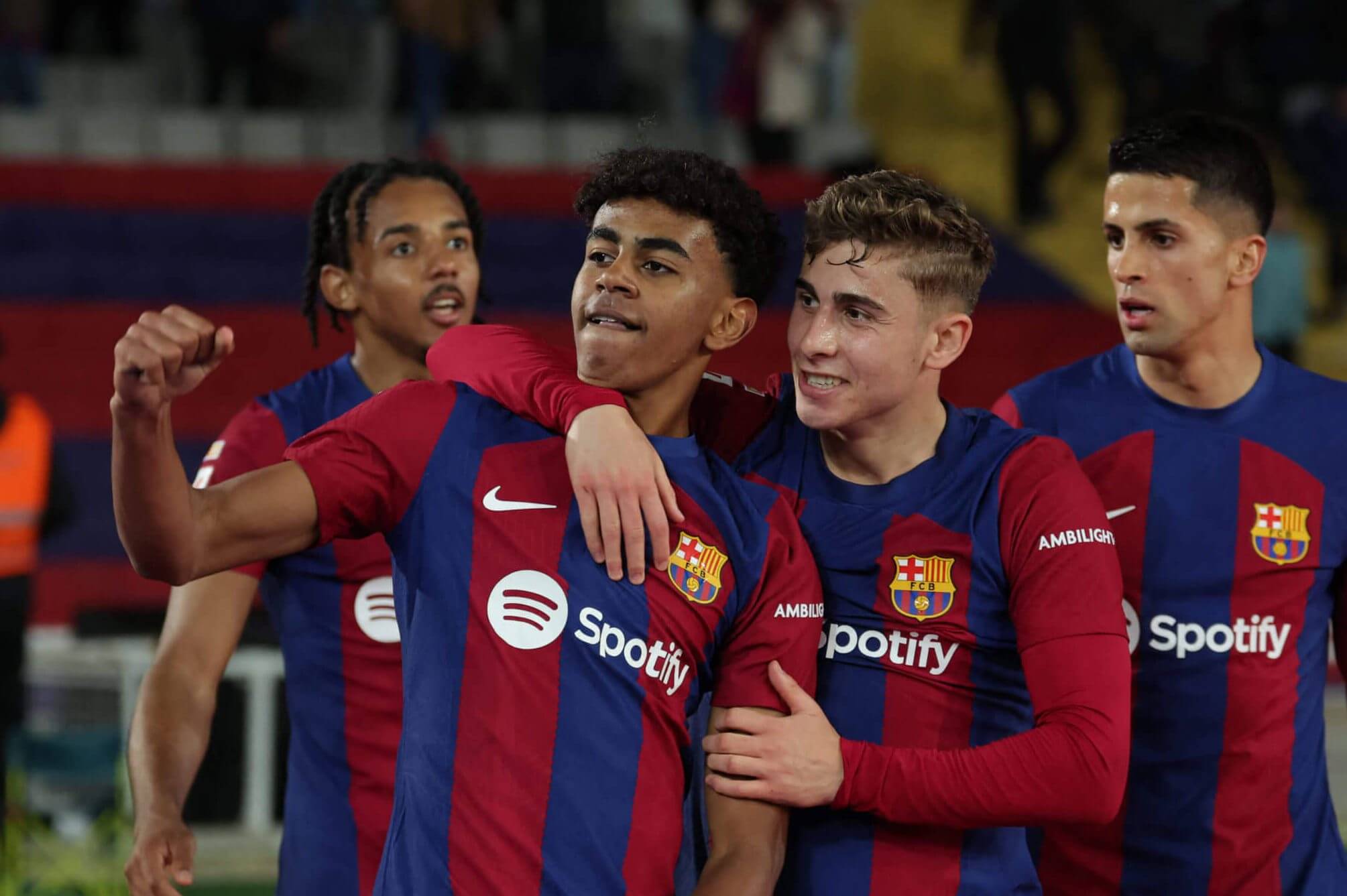 开云体育下载-巴塞罗那惨败，小组出线前景黯淡