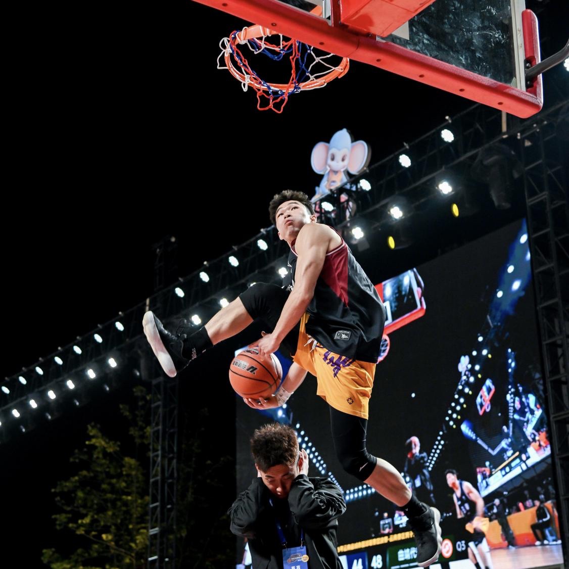 云南男篮在悬念比赛中脱颖而出 云南男篮在悬念比赛中脱颖而出