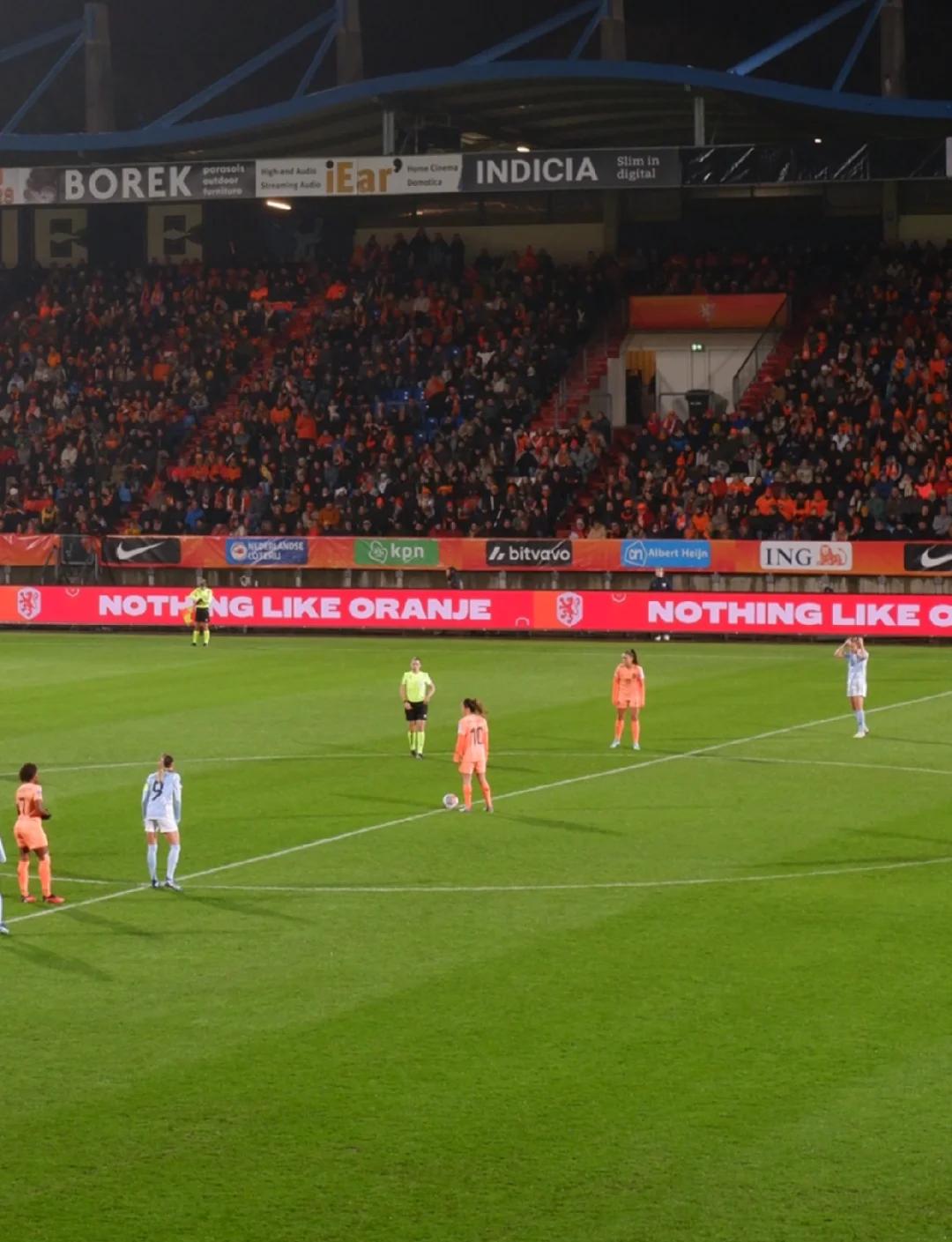 荷兰逆袭英格兰,晋级希望蒙上阴影的简单介绍 荷兰逆袭英格兰,晋级希望蒙上阴影的简单介绍