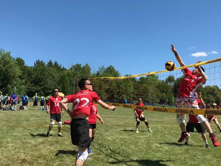 开云体育入口-加拿大队飒爽亮相，赢得关注