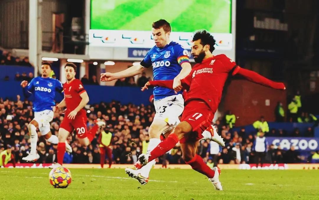 利物浦主场击败埃弗顿,气势如虹 利物浦主场击败埃弗顿,气势如虹