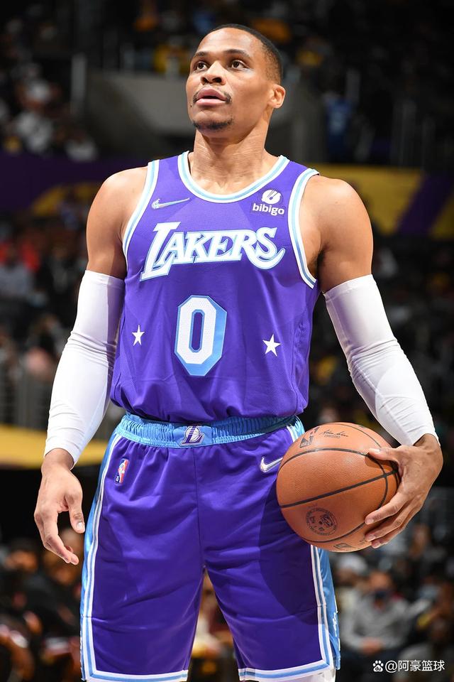 开云官网-关于黄蜂血洗爵士，威斯布鲁克高光表现的信息