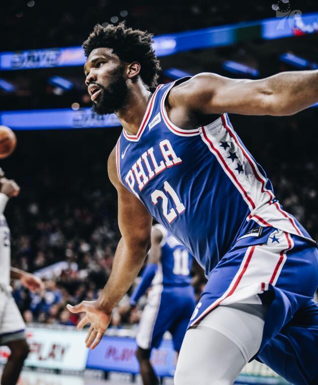 76人力克雄鹿,哈里斯送出助攻 76人力克雄鹿,哈里斯送出助攻