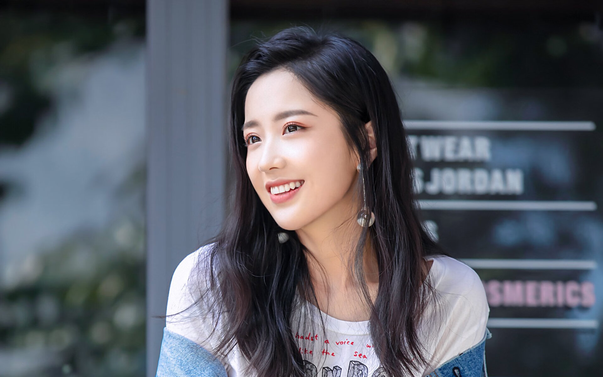 不寐之城，布克总决赛之夜的杀戮与温柔