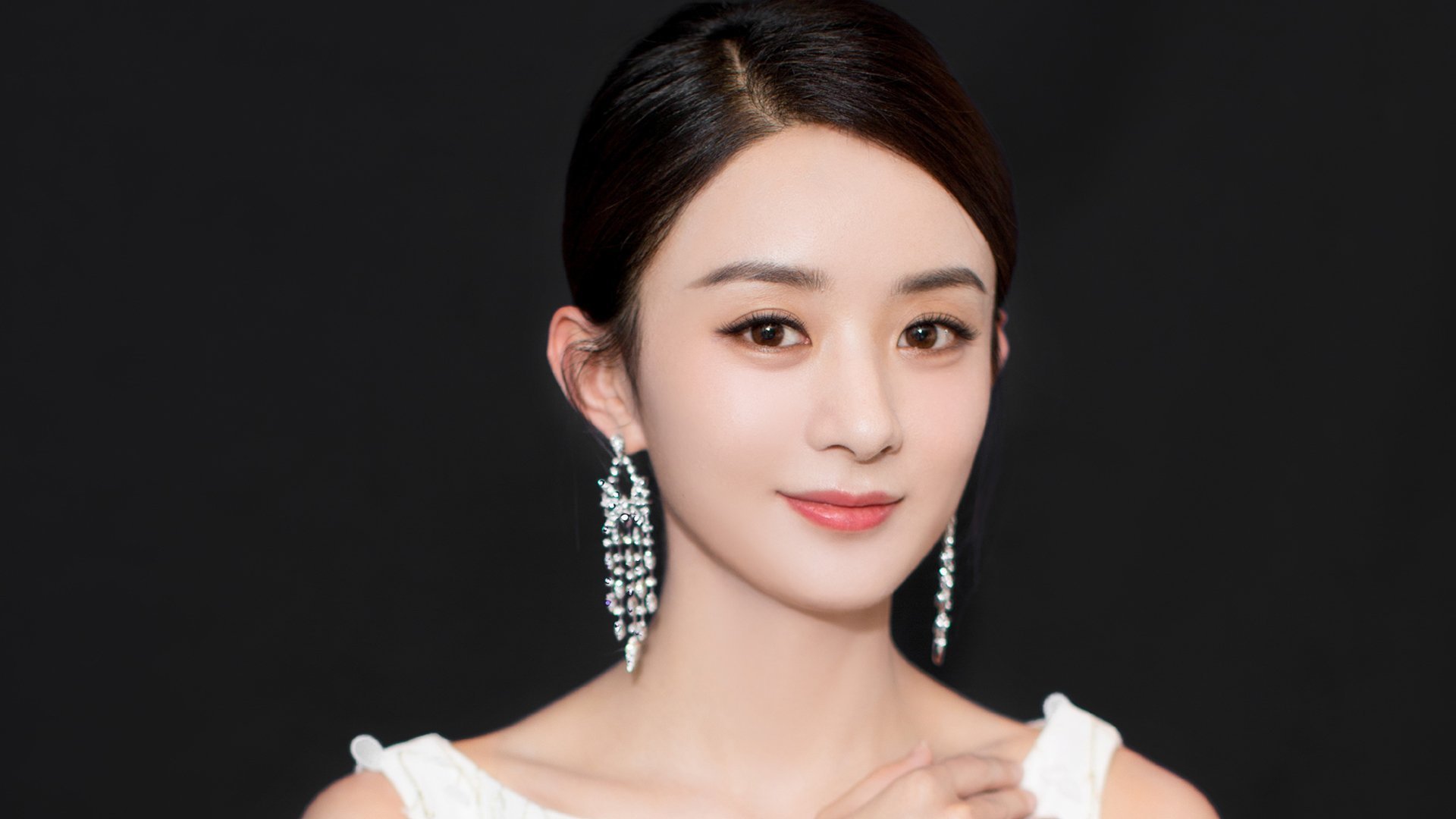 开云体育-克瓦拉茨赫利亚独造三球，墨西哥老虎主场狂胜比利亚雷亚尔