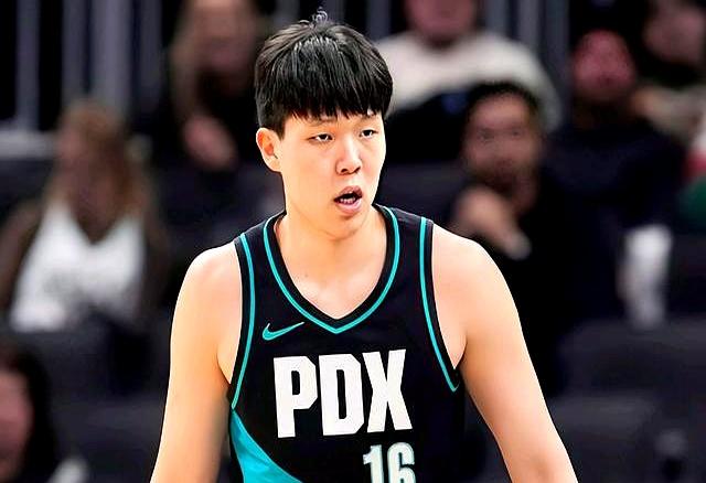 福克斯彻底打爆防线,广东队力克骑士 福克斯彻底打爆防线,广东队力克骑士